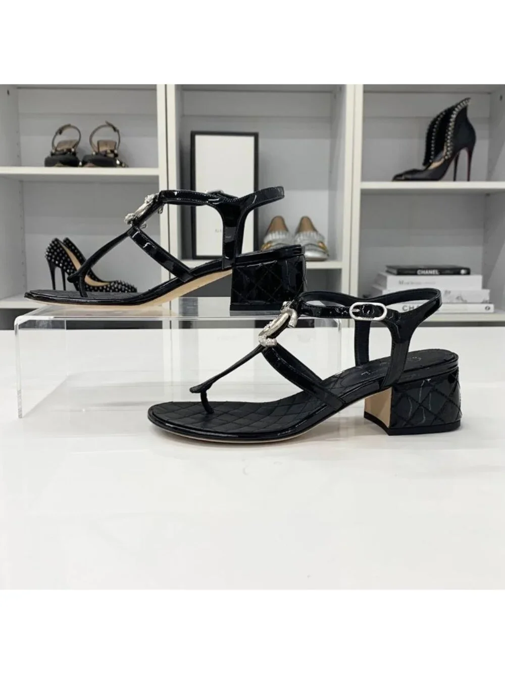 Chanel CC Logo Camellia Patent Strap Thong Sandals Black
